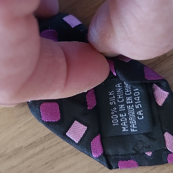 100  % silk tie by di capri  waterproof new - Picture 3 of 3